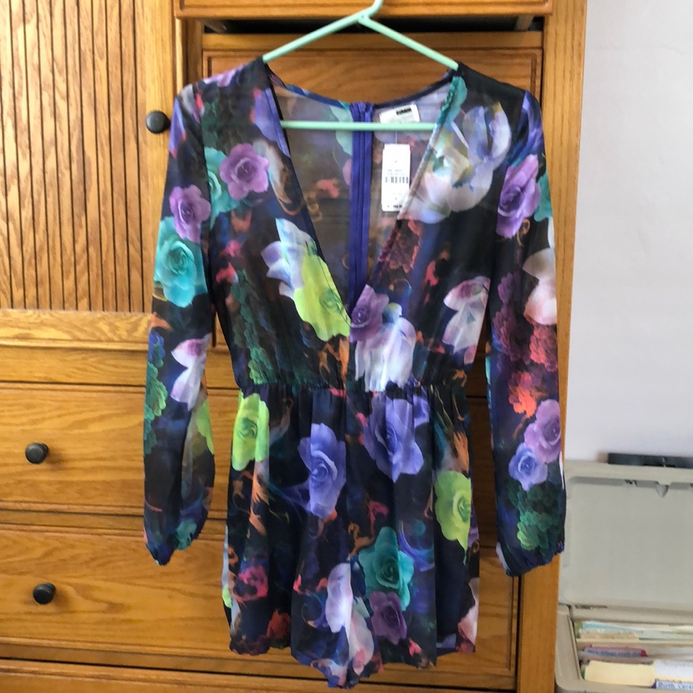 LF multicolored romper, size 6- brand new!!